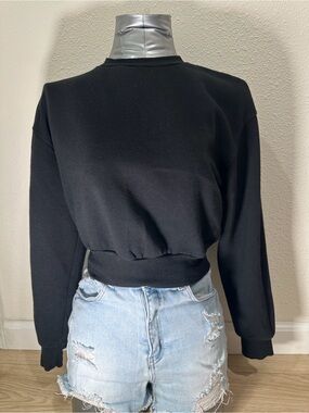 Black Cropped Crewneck Sweatshirt XS – Excellent Condition